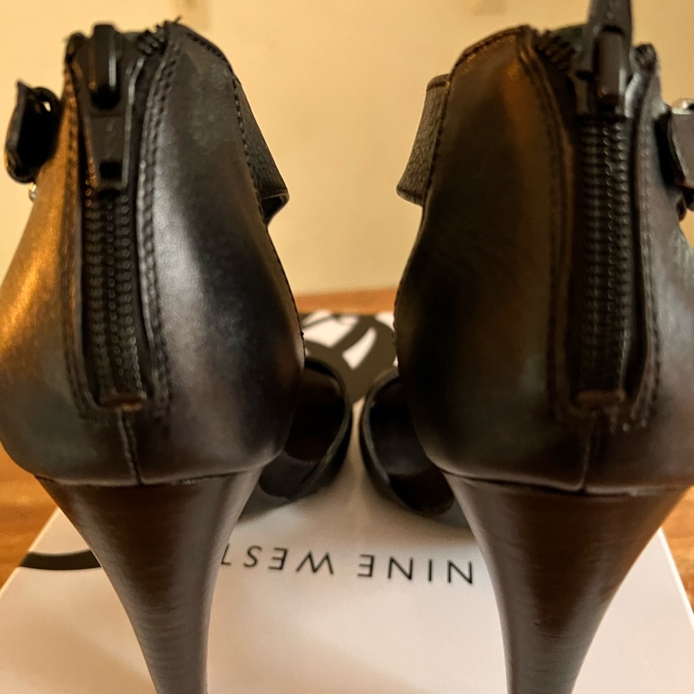 NINE WEST - Picture 8 of 8